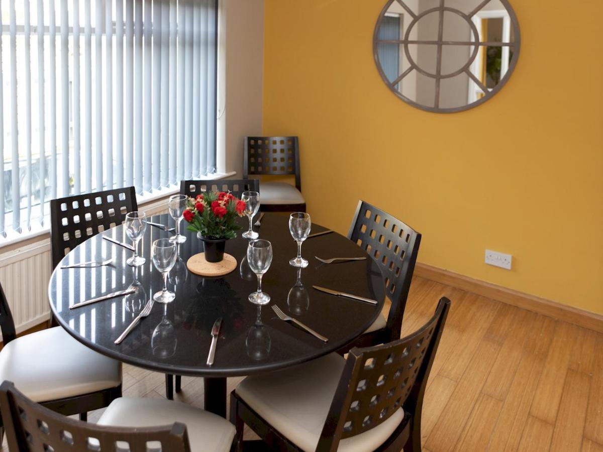 Pass The Keys Amazing 4 Bedroom Property- Hot Tub & Sea Views Scarborough Eksteriør bilde