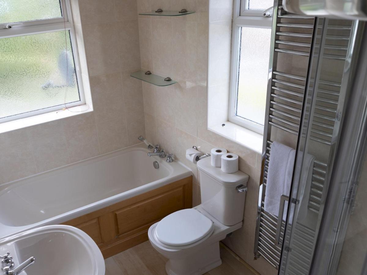 Pass The Keys Amazing 4 Bedroom Property- Hot Tub & Sea Views Scarborough Eksteriør bilde